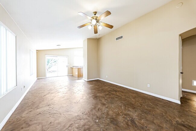 Foto del edificio - 1327 E Muriel Dr