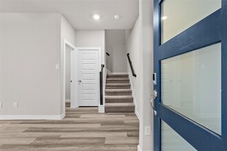 Building Photo - 594 Avisa Dr