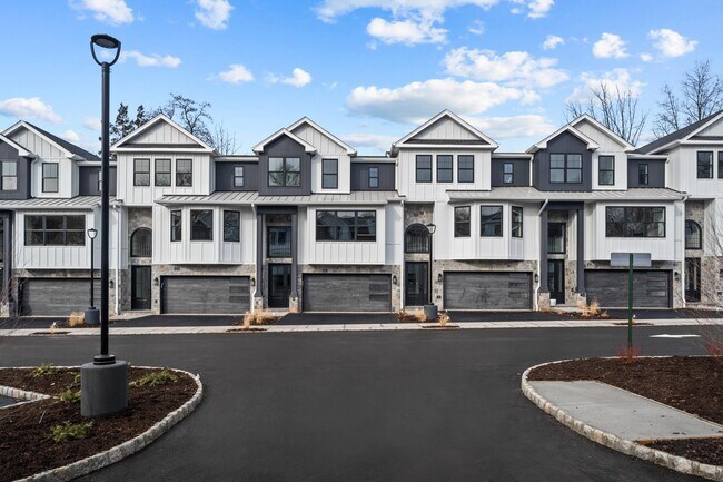 Foto del edificio - 147-155-155 Central Ave