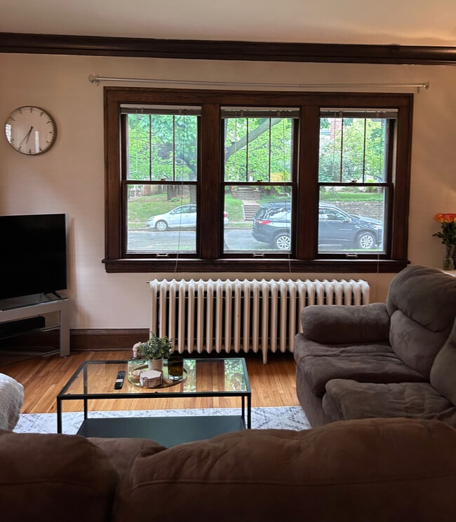Airy and bright, front windows - 4947 York Ave S