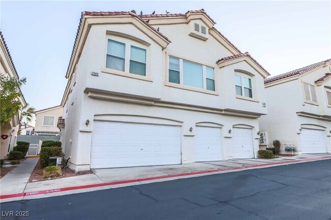 Building Photo - 2580 Land Rush Dr