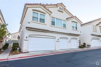 Building Photo - 2580 Land Rush Dr