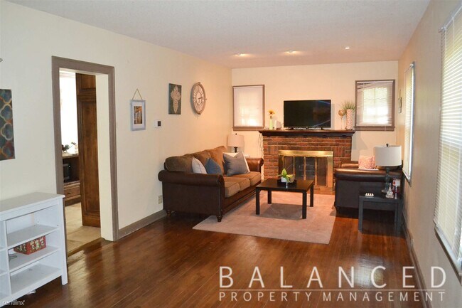 Building Photo - 3 br, 2 bath House - 1725 SW Oakley Ave
