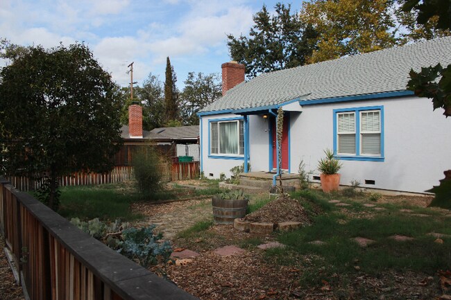 Foto del edificio - 1010 S Cloverdale Blvd