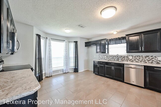 Building Photo - 3 br, 2 bath House - 208 Yosemite Drive