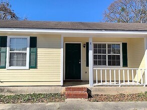 Building Photo - 1438 Green St