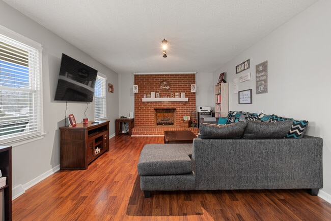 Foto del edificio - 3012 Fielding Rd