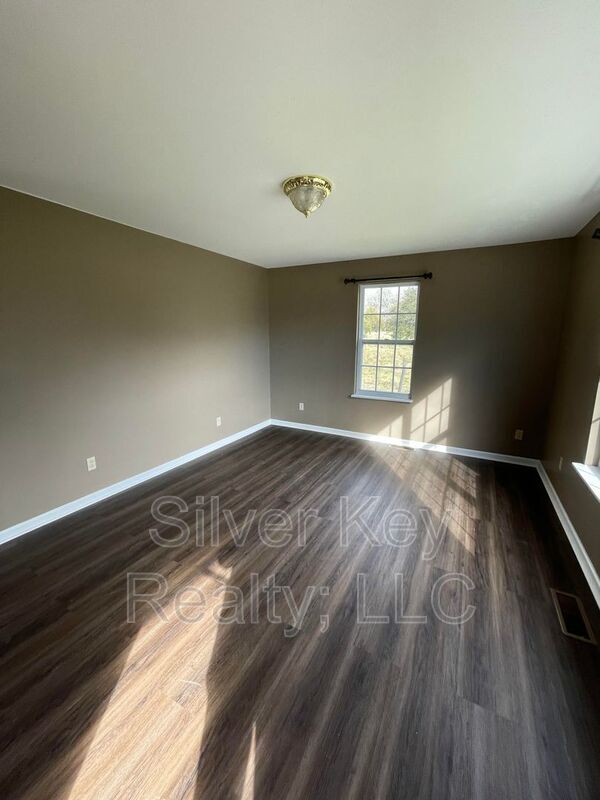 Building Photo - 166 Ray Ln