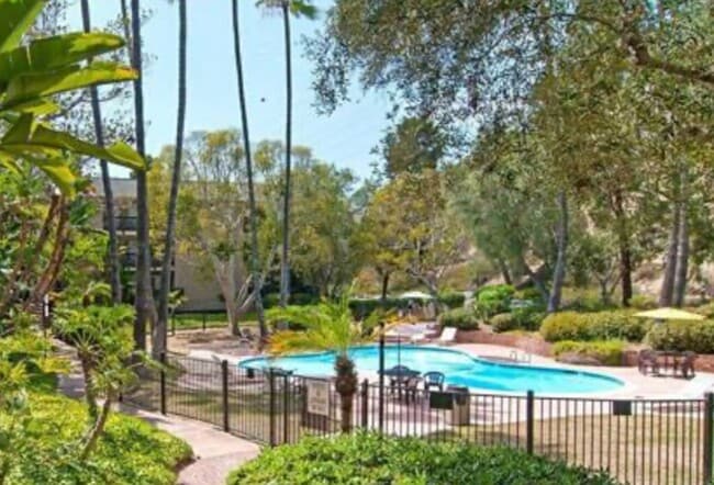 Building Photo - $2300/MO-1 BR/1BA FASHION VALLEY CONDO-$200 move in credit