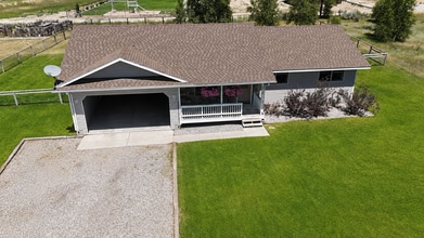 Building Photo - 216 Butte Dr
