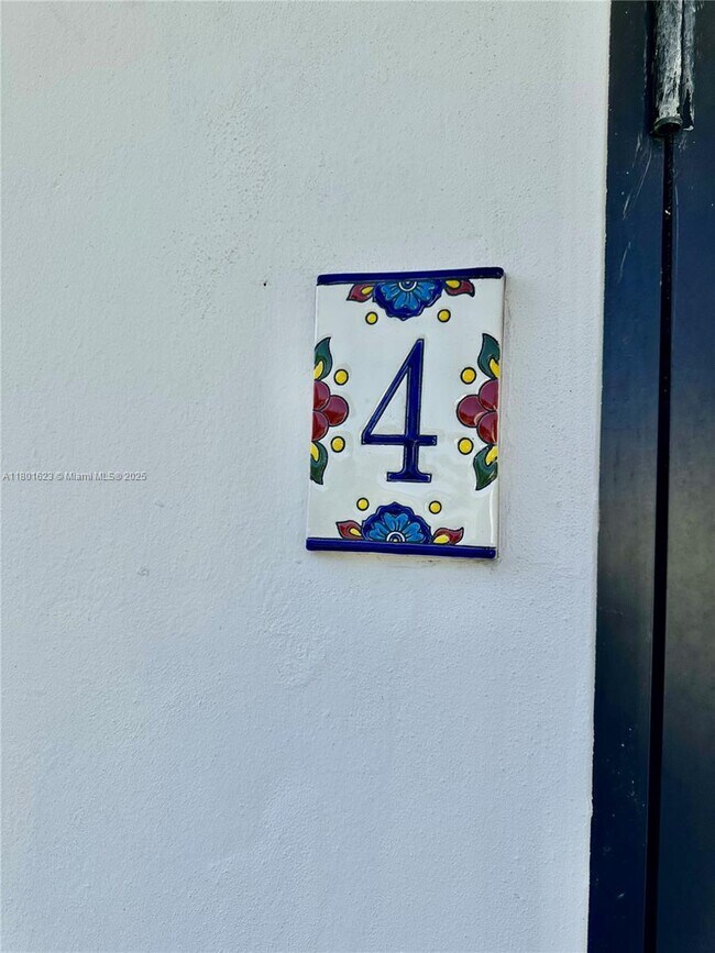 Foto del edificio - 4204 SW 14th St