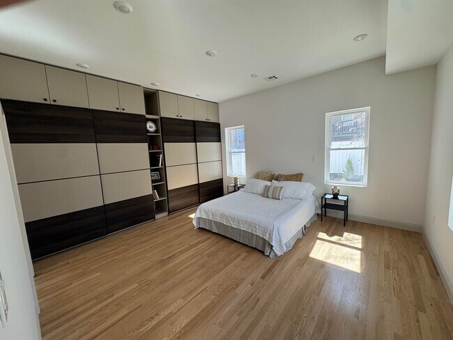 Foto del edificio - 315 25th St