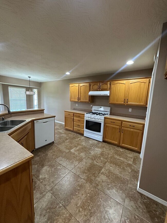 Foto del edificio - Beautiful home in Battlefield available now!