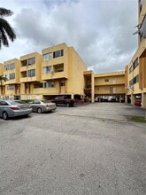 Building Photo - 1555 W 44th Pl