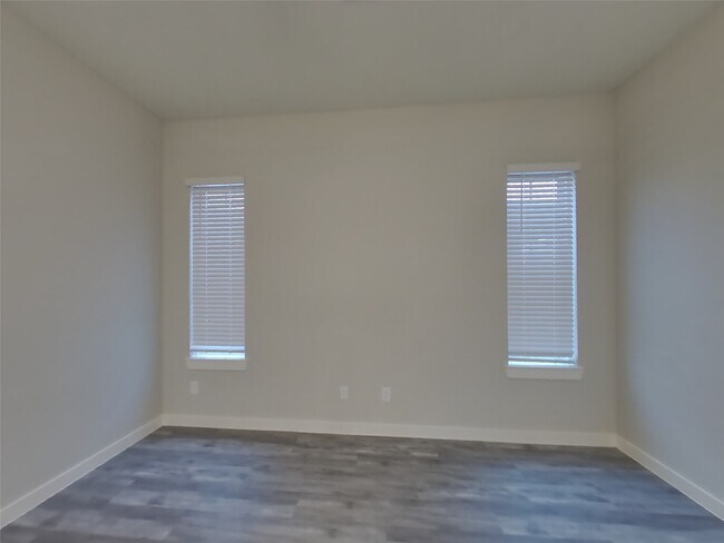 Foto del edificio - 9835 Willow Creek Commerce Dr