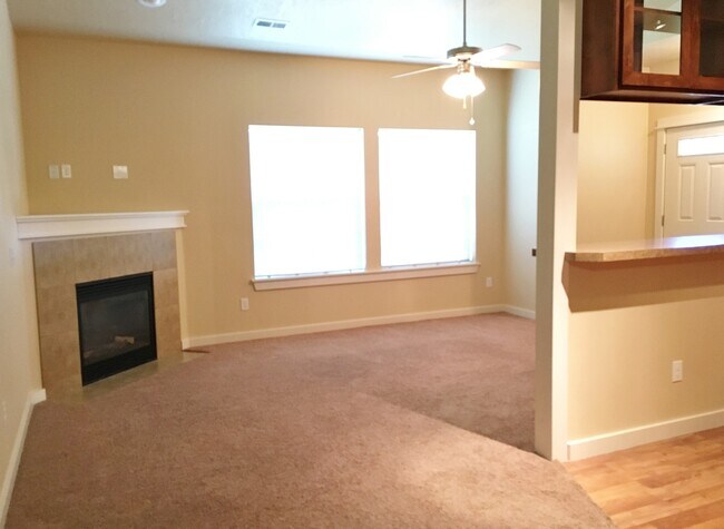 Foto del edificio - Adorable 2bd 2ba condo in the Charter Poin...