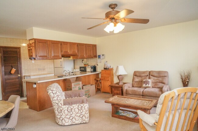 Building Photo - 5 Brandywine Ct