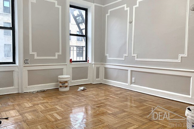 Foto del edificio - Grand Spacious 1 Bed in Prime Crown Heights