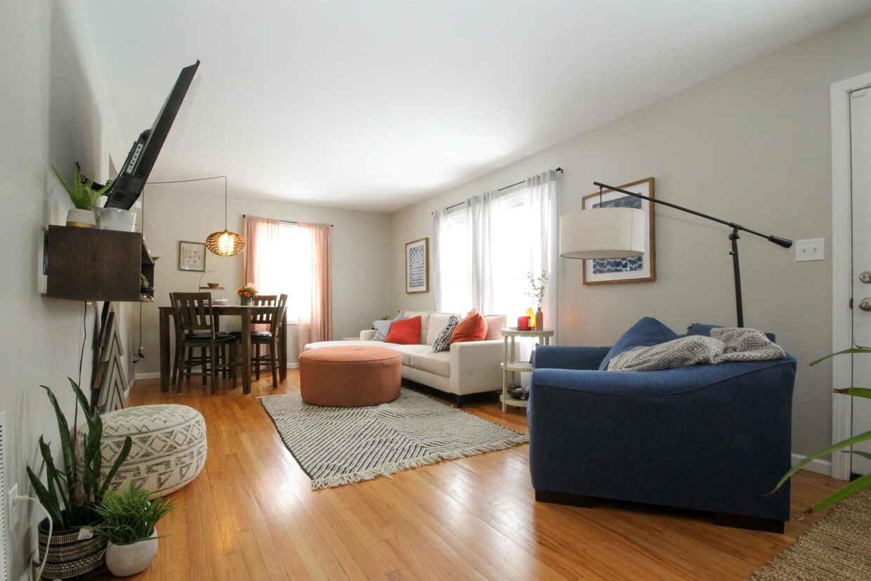 Primary Photo - 1100 W 90th St
