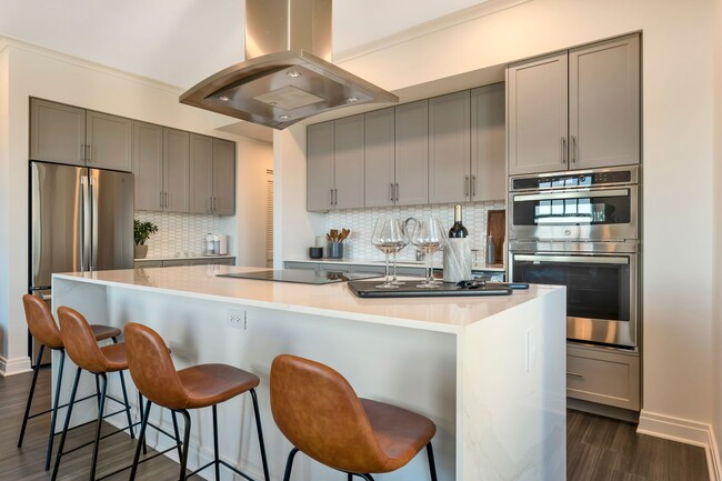 Foto del edificio - 2347 N Lincoln Park W