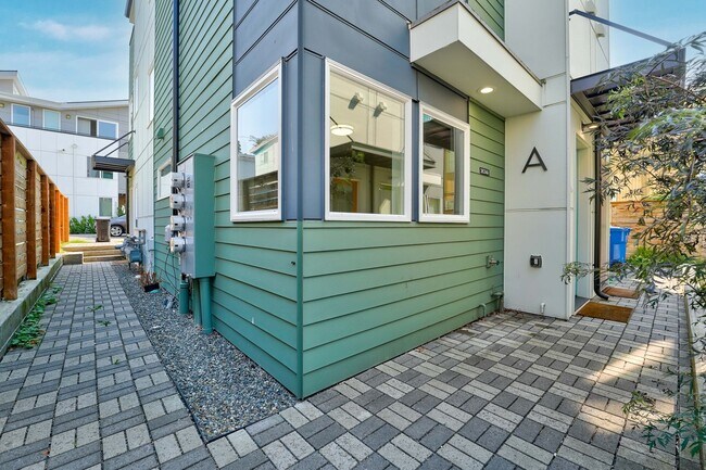 Building Photo - 36th3634A