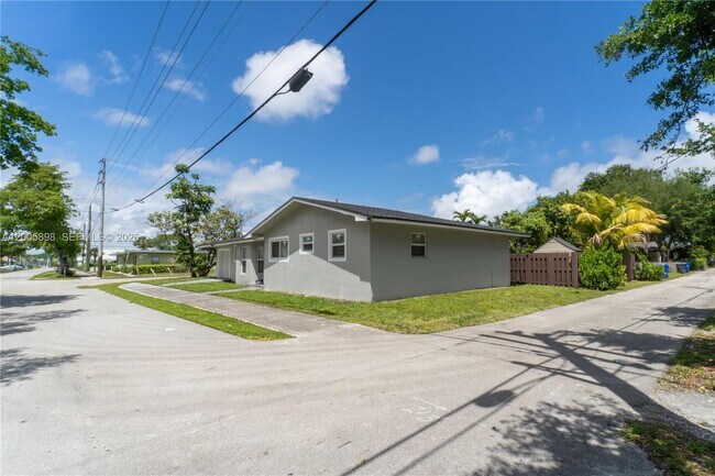 Foto del edificio - 2260 Charleston St