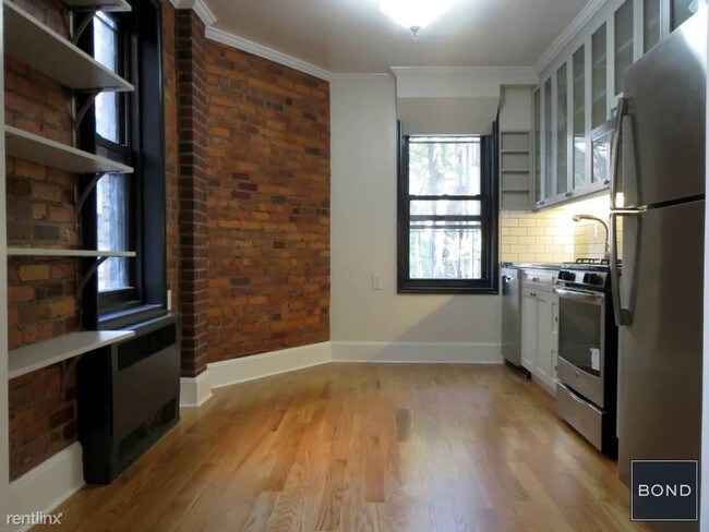 Building Photo - 123 E 23rd St