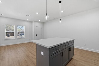 Building Photo - 8316 Corinth St