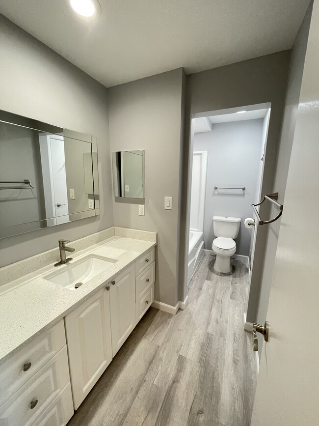 Foto del edificio - 805 Spinnaker Ct