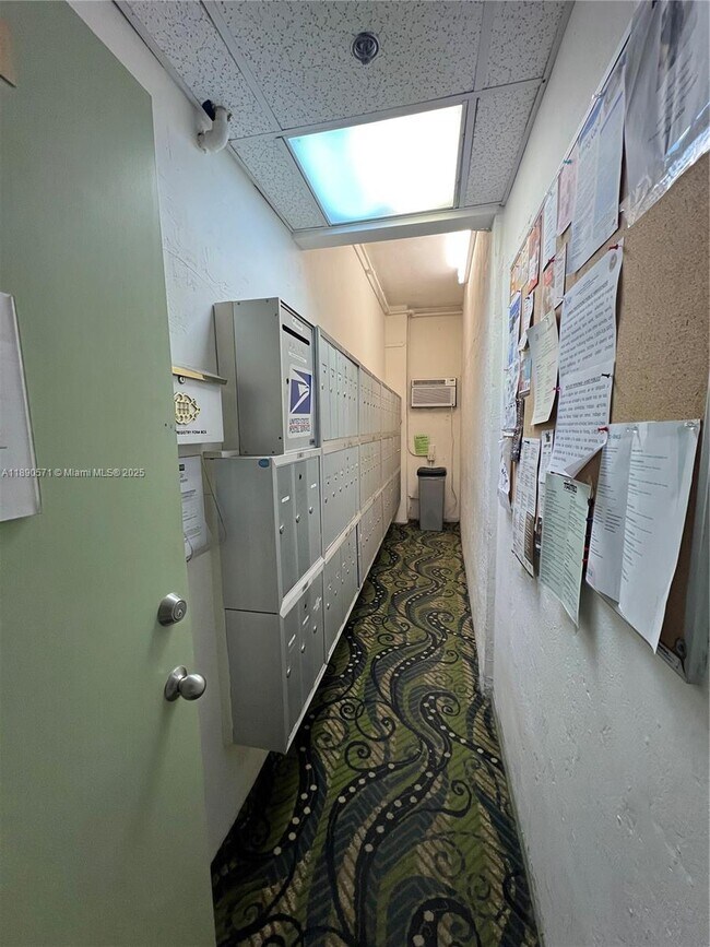 Foto del edificio - 255 W 24th St