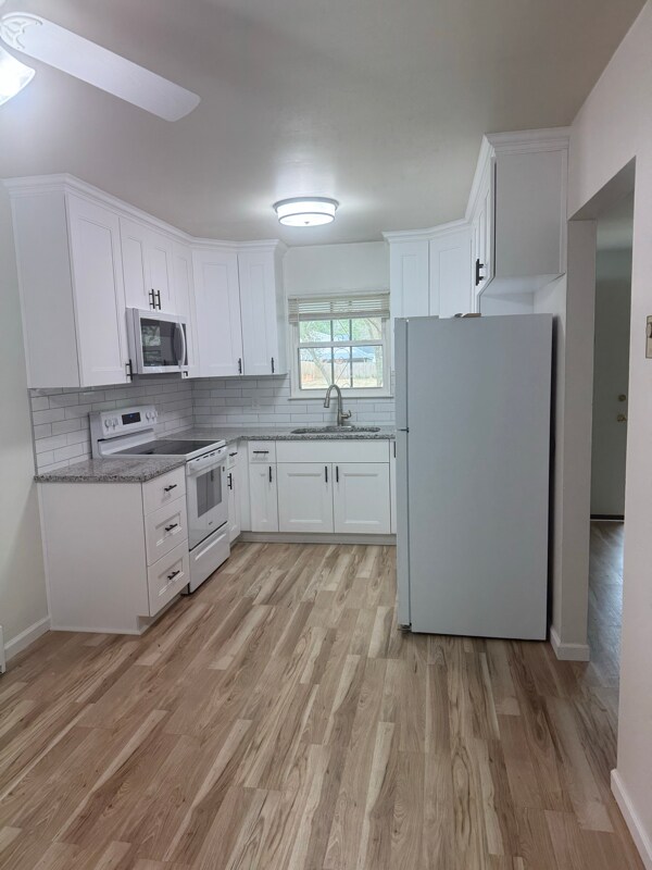 Foto del edificio - 2219 Oak St