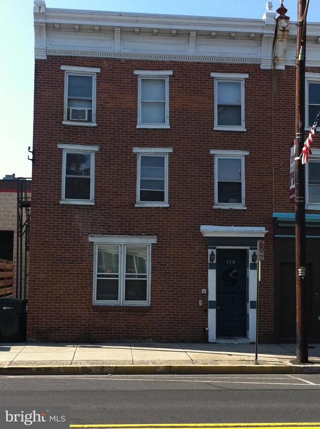 Building Photo - 130 W Main St