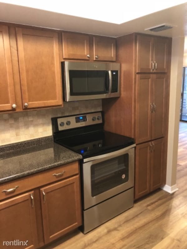 Foto del edificio - 3 br, 2 bath Condo - 409 Netherwood Cresent