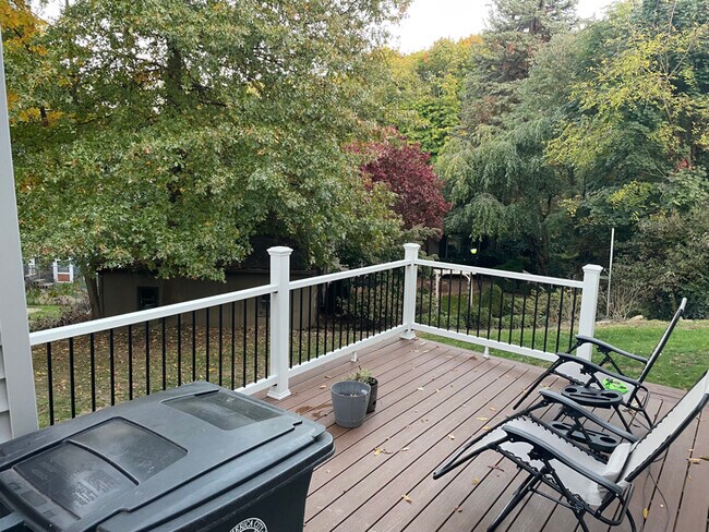 Foto del edificio - 1665 Tonawanda Ave