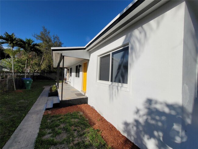 Building Photo - 277 NW 75th St