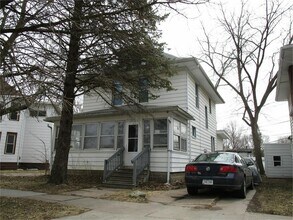 Building Photo - 203 Elmwood St