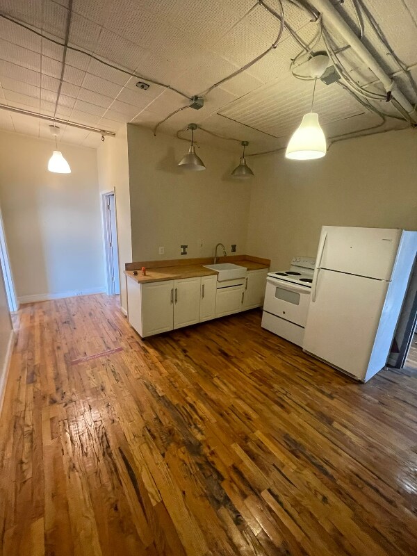 Primary Photo - 1415 Kemper St