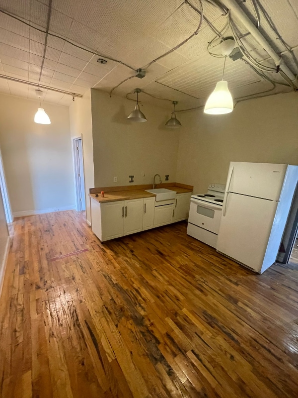 Building Photo - 1415 Kemper St