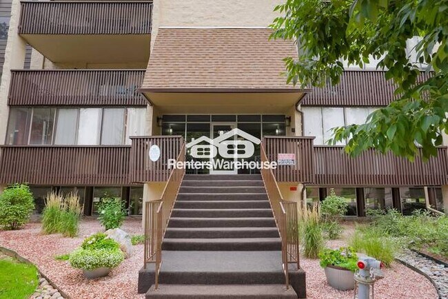 Foto del edificio - Remodeled Centrally Located Condo in Well-Maintained Complex with Views