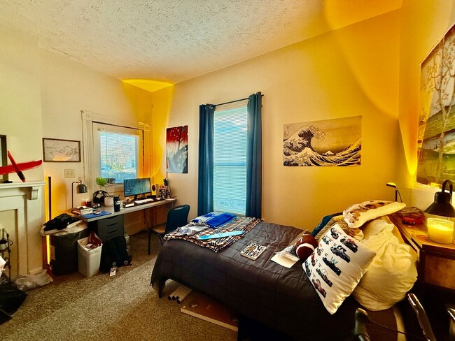 Foto del edificio - 424 Woodland Ave