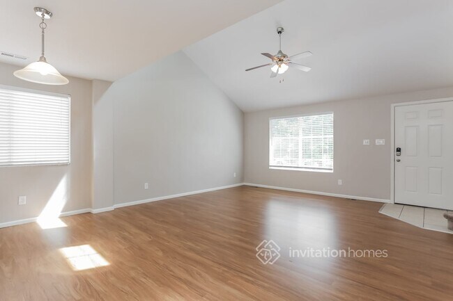 Foto del edificio - 11651 Oakland Dr