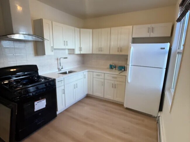 Foto del edificio - 818 Communipaw Ave