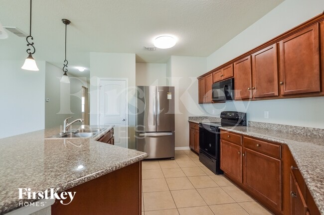 Building Photo - 1511 Angler Avenue