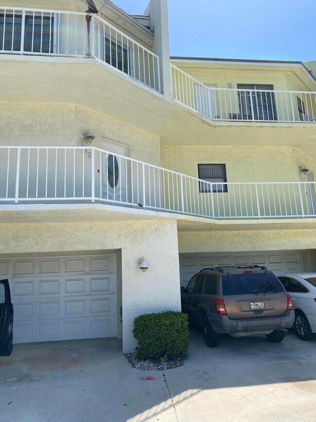 Building Photo - 612 S Ocean Dr