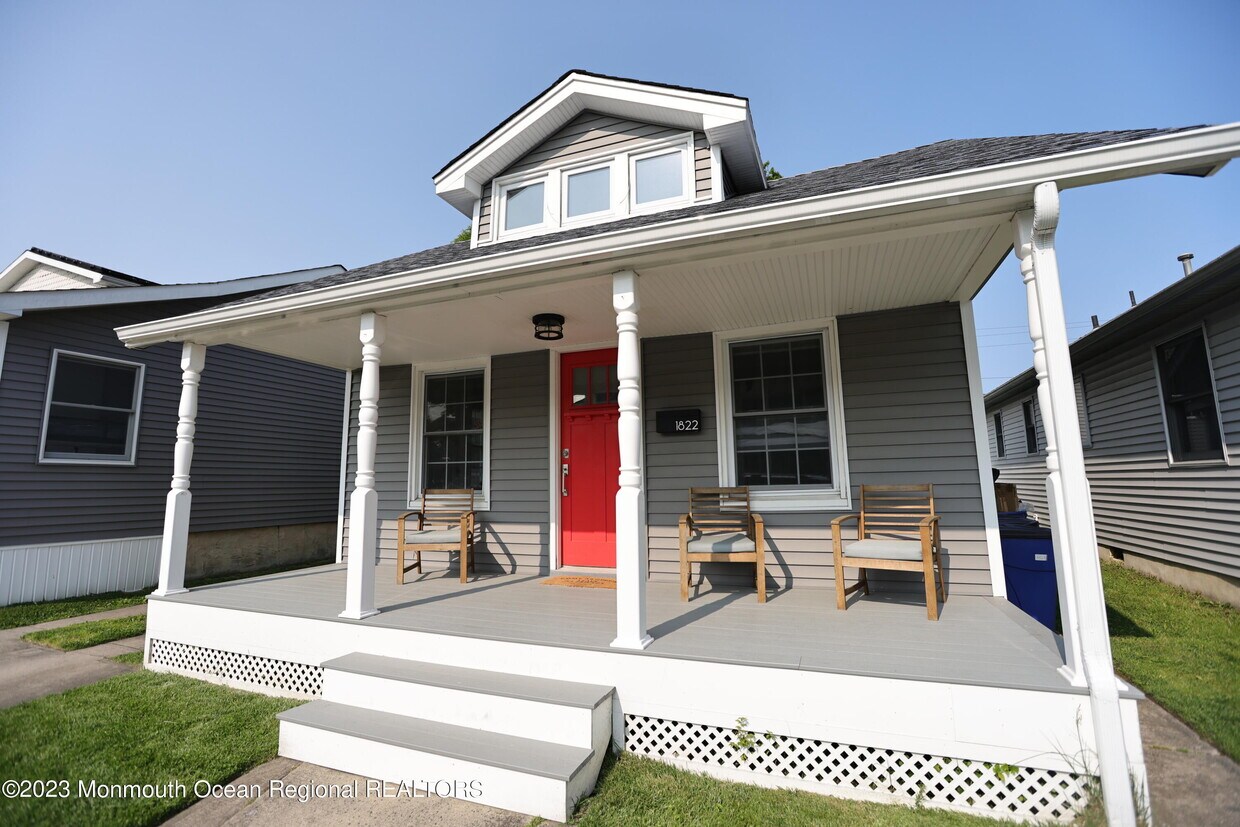 1822 Parkway Unit Front, Lake Como, NJ 07719 Room for Rent in Lake