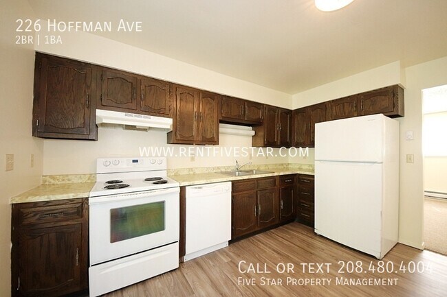 Foto del edificio - 226 Hoffman Ave