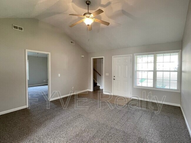Building Photo - 502 Barking Dr