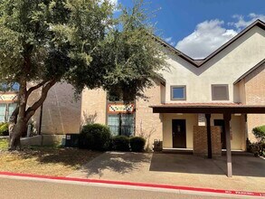Building Photo - 2445 Monarch Dr