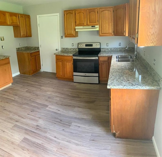 Building Photo - 2430 Avilion Ct
