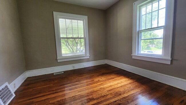 Building Photo - Craftsman Bungalow for Rent